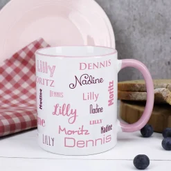Vier Namen - Familientasse mit rosa Rand und Henkel