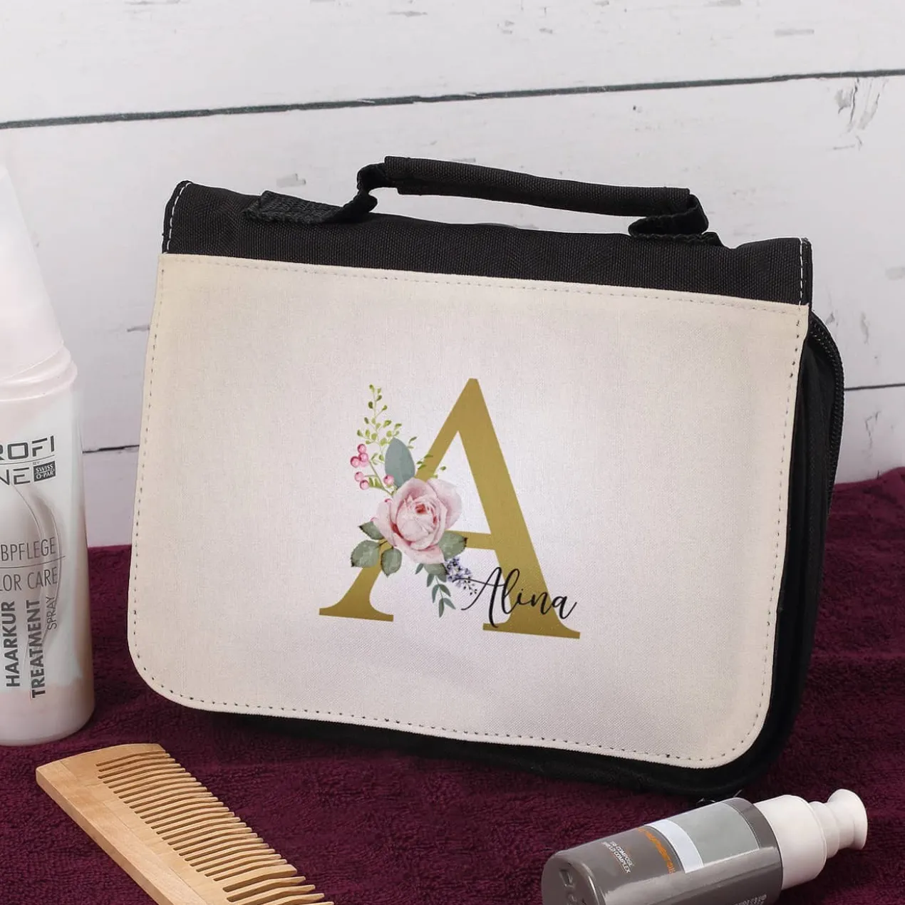 Waschtasche mit Rosen-Monogramm und Name