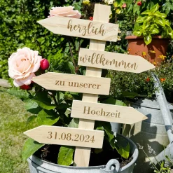 Wegweiser - Herzlich Willkommen - mit Wunschgravur zur Hochzeit oder zum Einzug