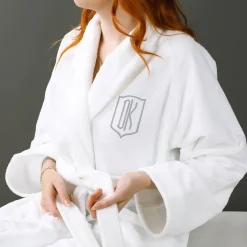 Weicher Bademantel mit Initialen bestickt in Silber oder Gold, Unisex Gr. S-XXL