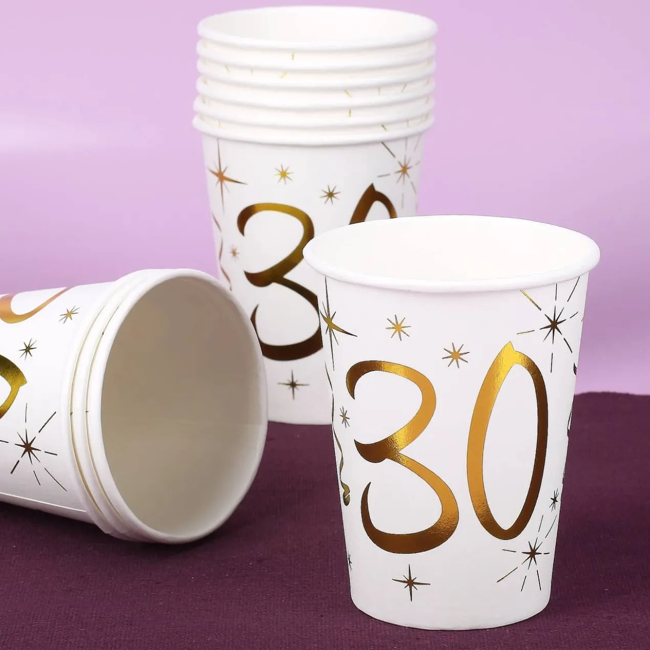 10 weiße Pappbecher mit Gold-Metallic zum 30. Geburtstag