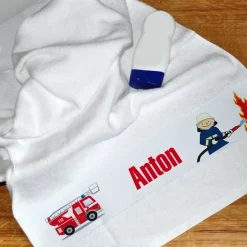 weißes Handtuch mit Feuerwehr und Name