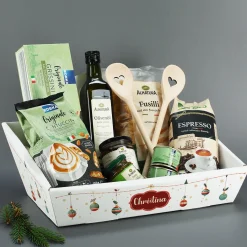 Weihnachtlicher Geschenkkorb mit Namensaufdruck und wahlweise Füllung