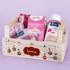 Weihnachtlicher Wellness Geschenkkorb für Frauen mit Namensaufdruck
