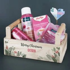 Weihnachtsgeschenkkorb für Frauen mit Wellness Inhalt und persönlichem Druck