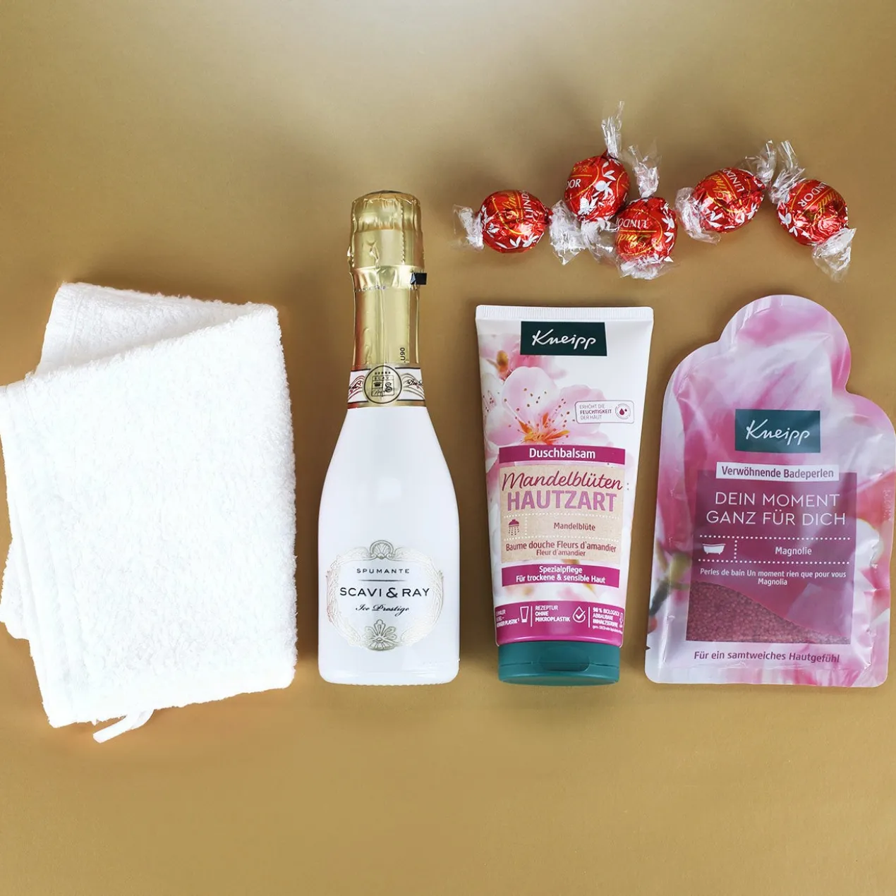 Weihnachtsgeschenkset für Frauen - gefüllte Glasdose mit praktischem Inhalt