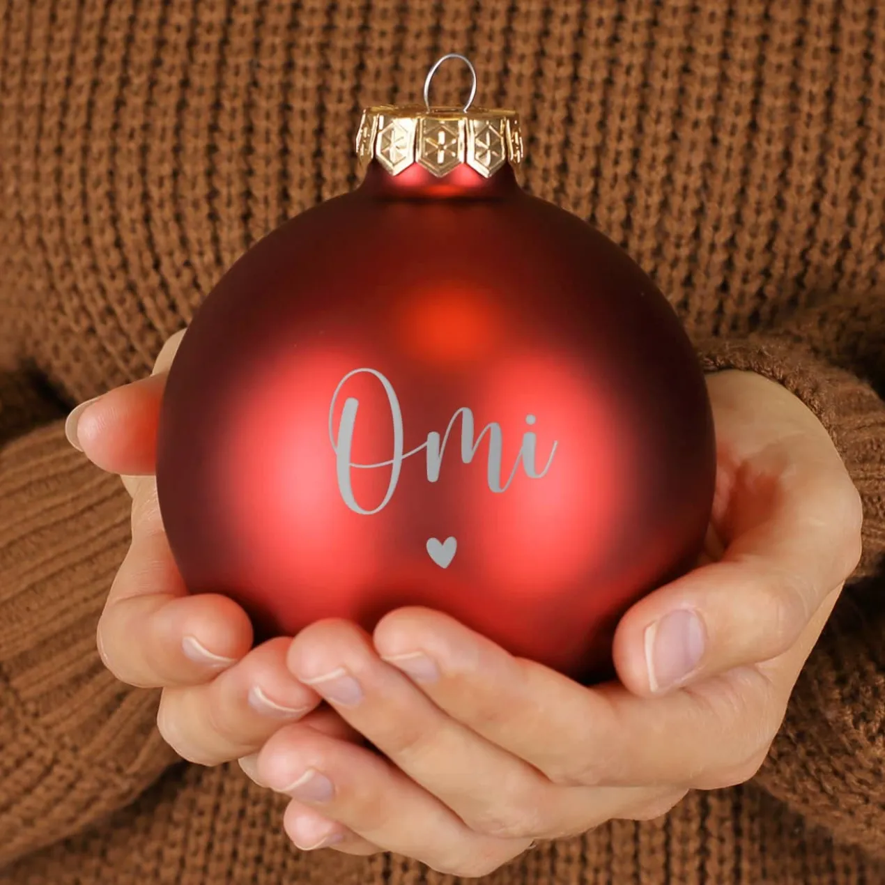 Weihnachtskugel mit Ihrem Wunschnamen und kleinem Herzchen graviert