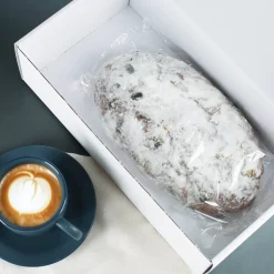 Weihnachtsstollen mit personalisierter Verpackung im Nussknacker Motiv