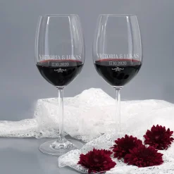 Weinbox zur Märchenhochzeit mit zwei gravierten Weingläsern