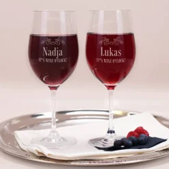 Weingeschenk Set - It`s Wine o`clock! - mit gravierter Weinflasche, Weingläsern und Weinbutler