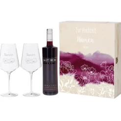 Wein-Geschenkset zur Hochzeit mit zwei gravierten Gläsern in einer persönlich gestalteten Holzbox
