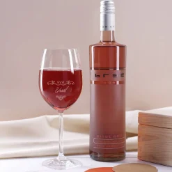 Weinset für die beste Oma mit graviertem Glas, BREE Wein und Holzbox