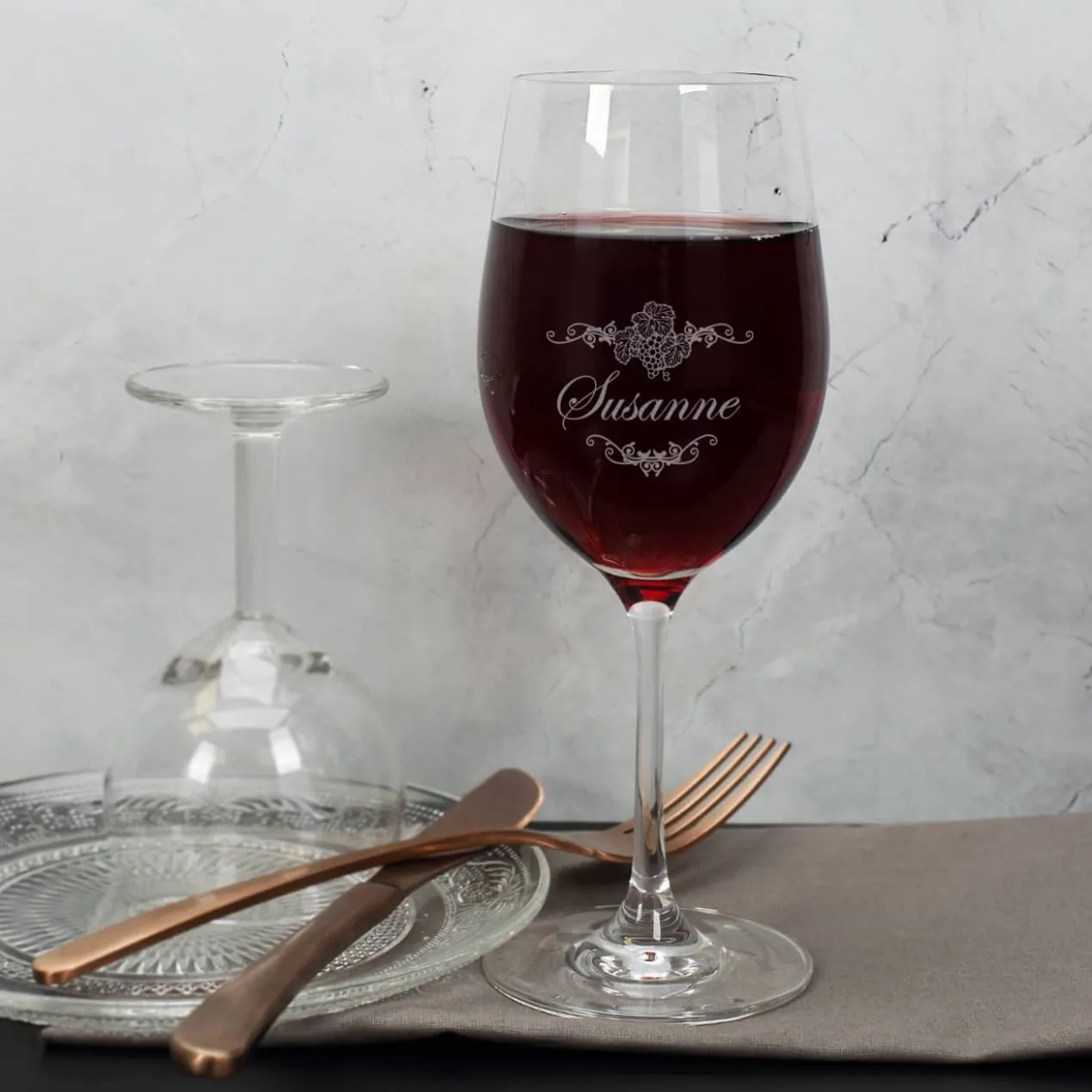 Weinset zum 60. Geburtstag mit graviertem Weinglas in Geschenkbox