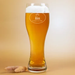 Weizenbierglas mit Wunschname - Ein Freund guten Bieres - 2 Größen wählbar