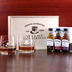 Whiskeyset mit 2 Gläsern und Bowmore Whisky für den Gentleman