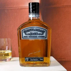 Whiskybox mit 4 Gläsern, Untersetzern und Jack Daniels Whiskey