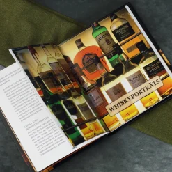 Whiskybox mit 4 Whiskygläsern und Buch über Whiskys
