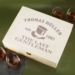 Whiskybox mit 4 Whiskygläsern und Buch über Whiskys