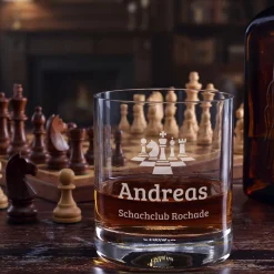 Whisky Glas für Schachspieler personalisiert mit Gravur | Whiskeyglas mit Schachfiguren Motiv