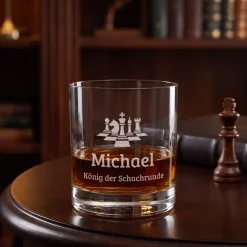 Whisky Glas für Schachspieler personalisiert mit Gravur | Whiskeyglas mit Schachfiguren Motiv