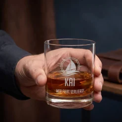 Whisky Glas zum Segeln personalisiert mit Gravur | 320 ml Whiskeyglas mit Segelboot Motiv