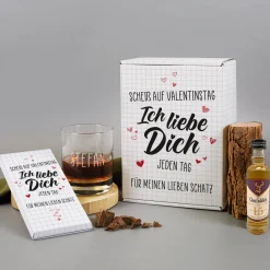 Whisky Set zum Valentinstag mit Glas und Schokolade