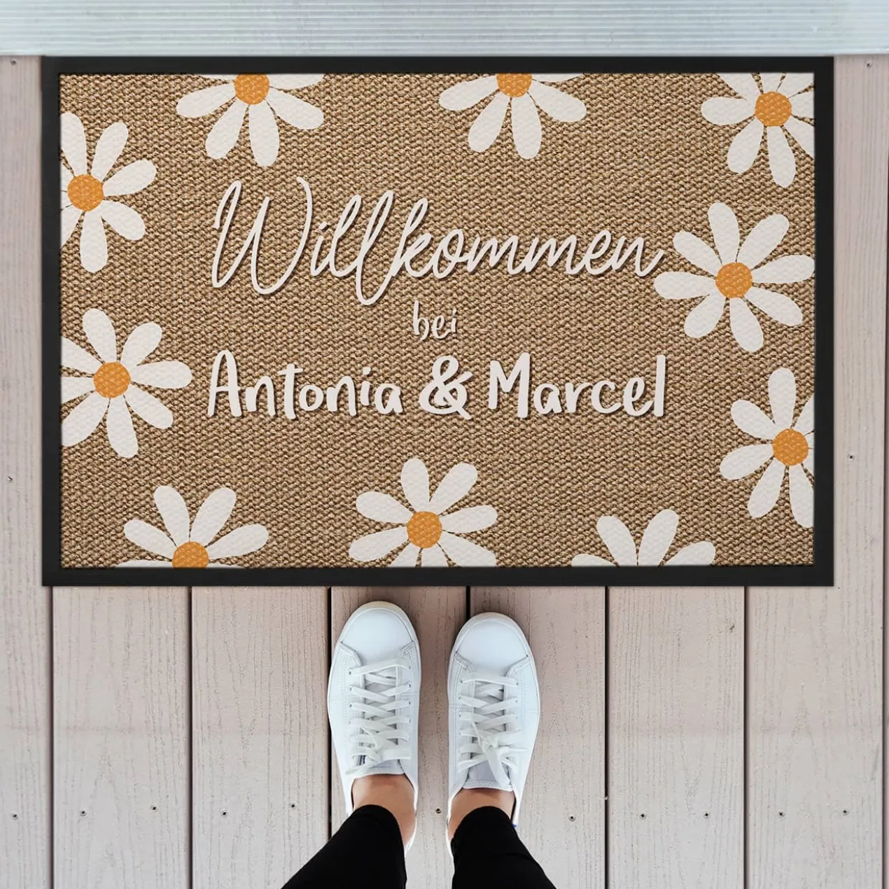 Willkommen bei - Fußmatte mit Blumenmotiv und Ihren Wunschnamen