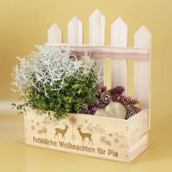 Wintergarten - Holzkiste mit Zaun und festlicher Gravur