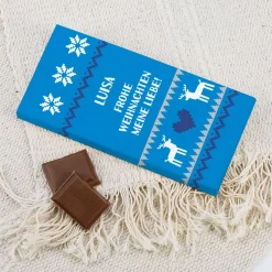 Winterliche Vollmilchschokolade im nordischen Stil mit Name und Wunschtext, 100g