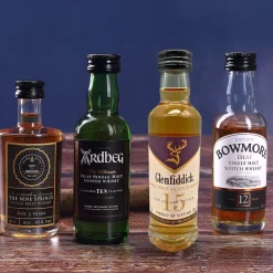 Worlds Favourite Whiskies Geschenkset mit gravierten Gläsern und bedruckter Holzkiste