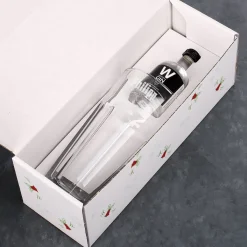 Wuestefeld Gin mit graviertem Gin-Glas in bedruckter Geschenkverpackung für be-gin-liche Weihnachten
