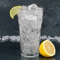 Wuestefeld Gin mit graviertem Gin-Glas in bedruckter Geschenkverpackung für be-gin-liche Weihnachten