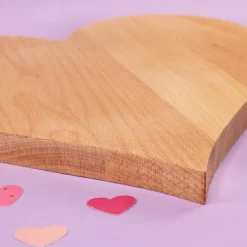 XL Frühstücksbrettchen aus Holz in Herzform mit Gravur & Wunschtext | Valentinstagsgeschenk für Paare