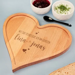 XL Frühstücksbrettchen aus Holz in Herzform mit Gravur & Wunschtext | Valentinstagsgeschenk für Paare