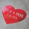 XL Fußbodenaufkleber 60x54cm zur Hochzeit mit Polygonherz, Namen und Datum