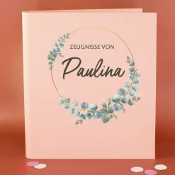Zeugnismappe aus Leinen personalisiert mit Name und Eukalyptuskranz | Farbauswahl