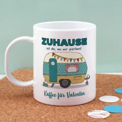 Zuhause ist da, wo wir parken - Campingtasse aus bruchfestem Kunststoff