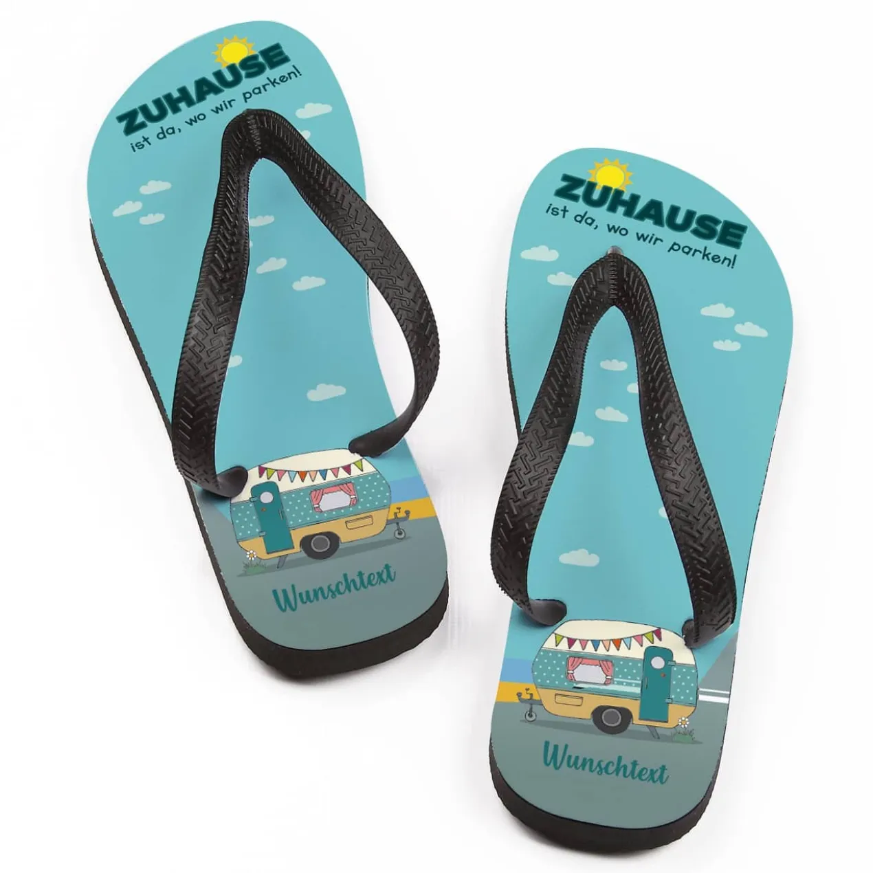 Zuhause ist da, wo wir parken - Zehensandalen mit Camping-Motiv