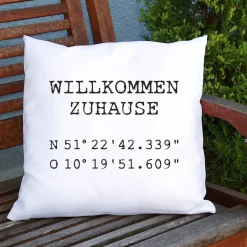 Zum Einzug das Koordinaten-Kissen mit Breitengrad und Längengrad