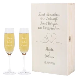 Zwei Herzen, ein Versprechen. - Geschenkset zur Hochzeit mit gravierten Sektgläsern und Holzbox