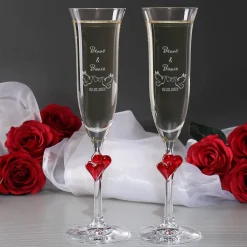 Zwei L'Amour Sektgläser zur Hochzeit mit Tauben und Ihren Wunschdaten graviert