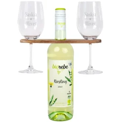 Zwei Rotweingläser mit Namen graviert, Weinbutler und veganem Biorebe Wein